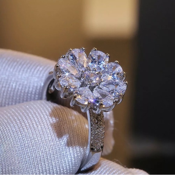 Pretty 925 Silver Rings White Sapphire Flower Ring - Picture 3 of 4